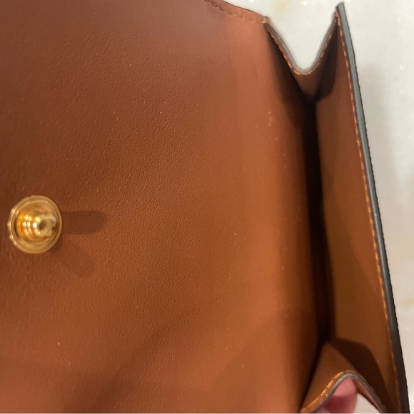 AUTHENTIC BURBERRY WALLET - Picture 5 of 9